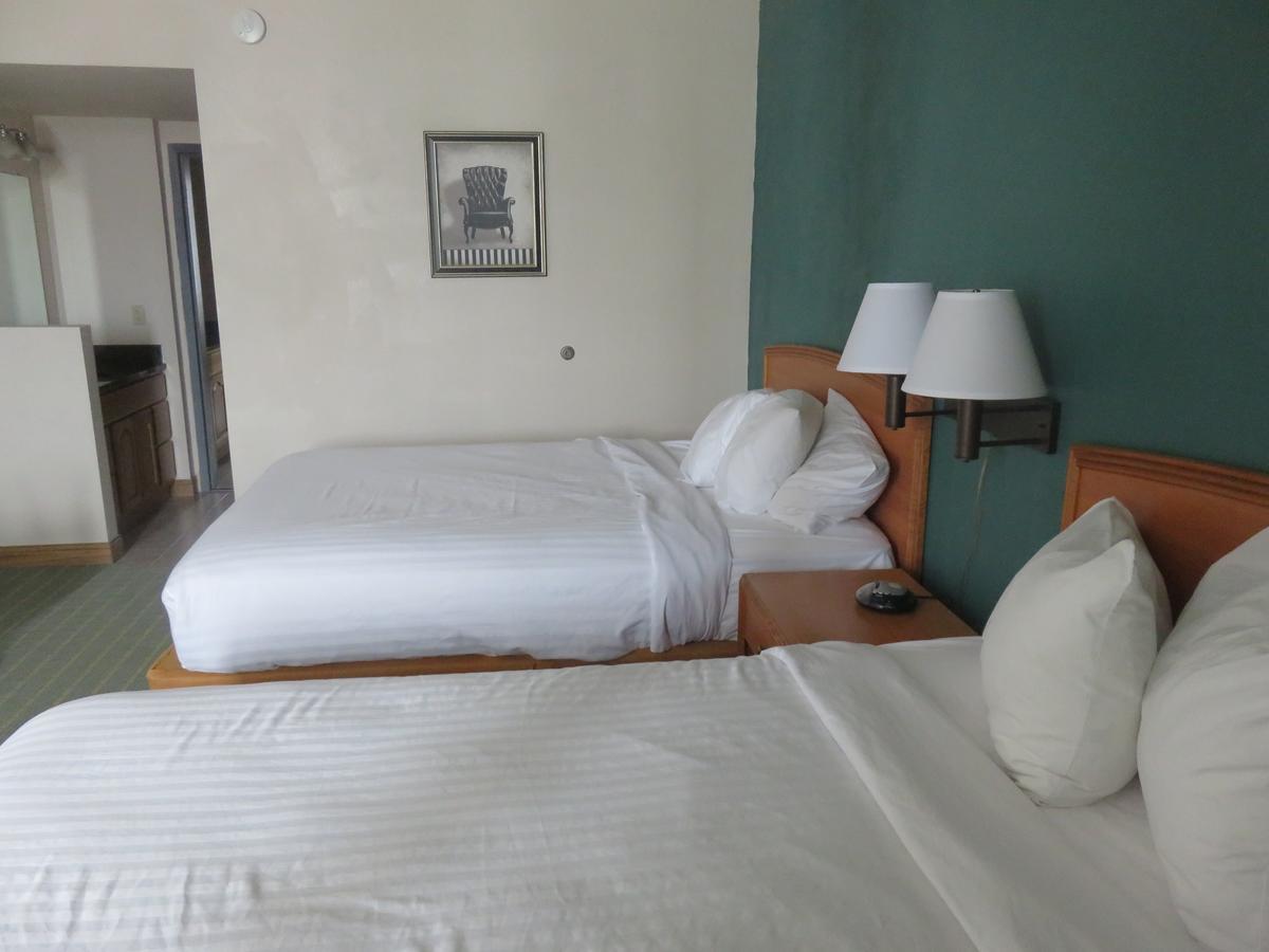 Hotel Baymont By Wyndham Fargo Esterno foto