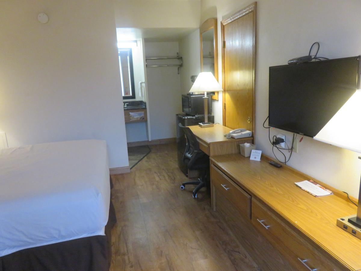 Hotel Baymont By Wyndham Fargo Esterno foto