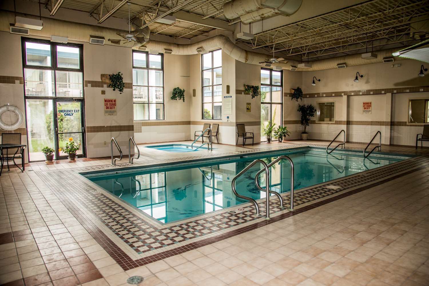 Hotel Baymont By Wyndham Fargo Esterno foto